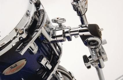 The kit comes with Pearl's excellent 1000 Series hardware.