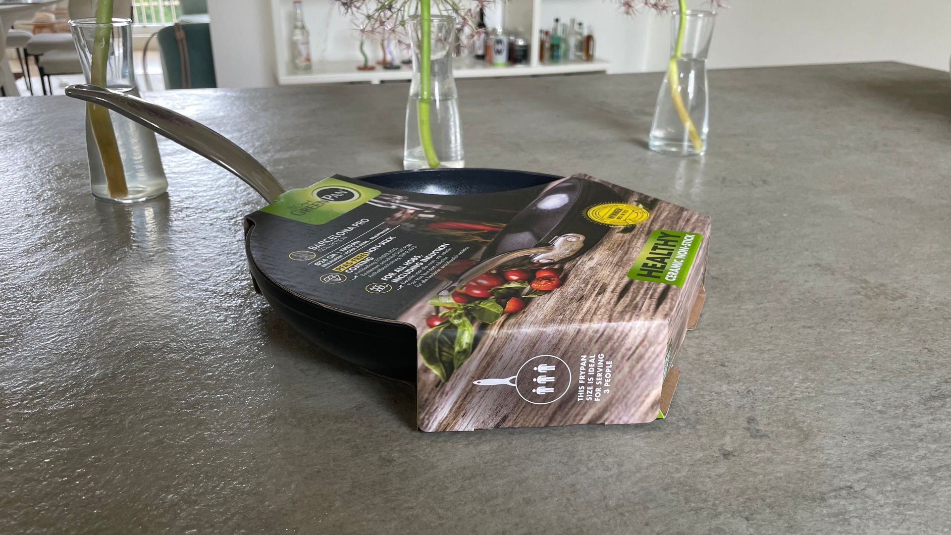 GreenPan Barcelona Pro Frying Pan packaging