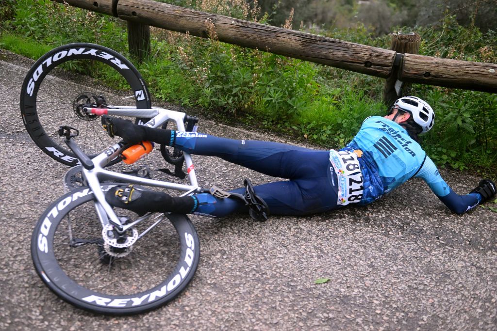 PALMANOVA SPAIN JANUARY 25 Hugo Scala of The United States and Team Project Echelon Racing crash during the 32nd Challenge Ciclista Mallorca 2023 Trofeo Calvia a 1501km one day race from Palmanova to Palmanova TrofeuCalvi ChallengeMallorca on January 25 2023 in Palmanova Spain Photo by Dario BelingheriGetty Images