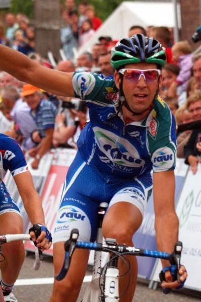 Laurent Mangel (Saur-Sojasun) wins the sprint.