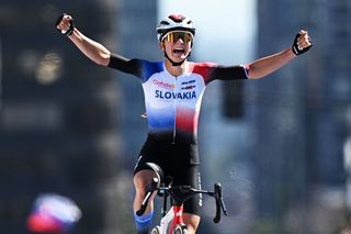 UCI Road World Championships: Viktória Chladoňová beats Isabella Holmgren to wins under-23 women's title