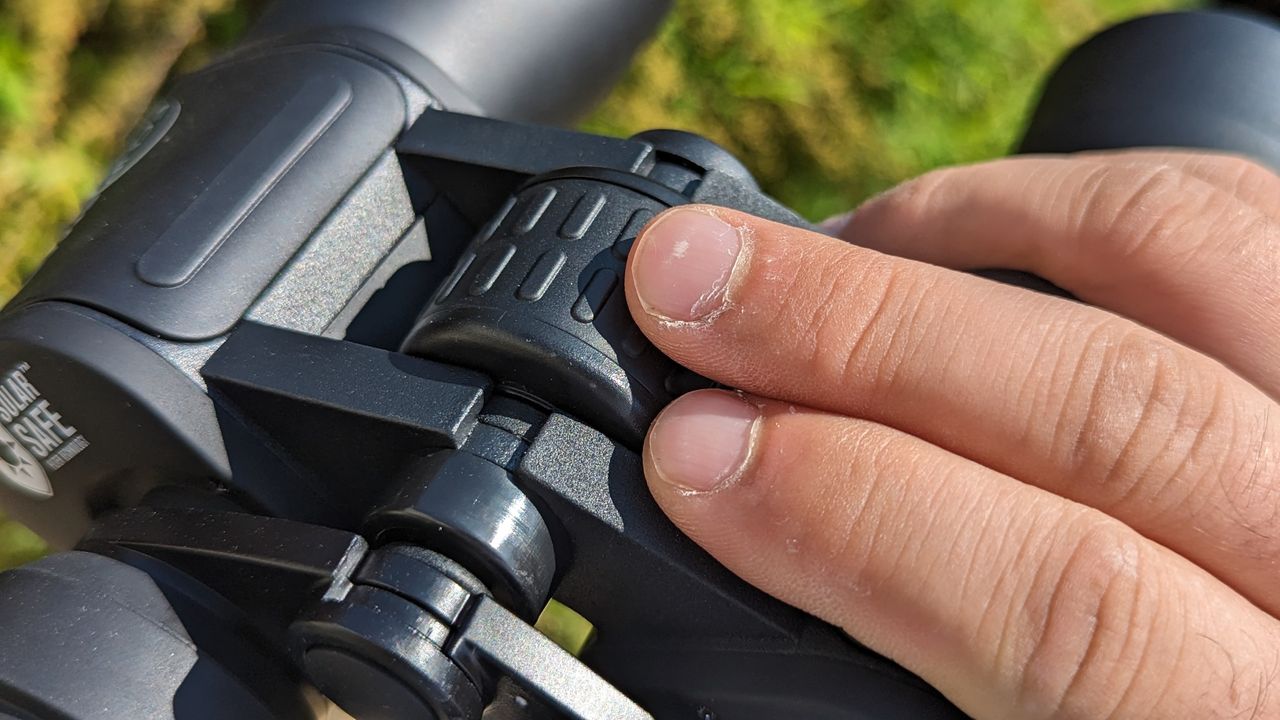 Close-up view of the focusing wheel
