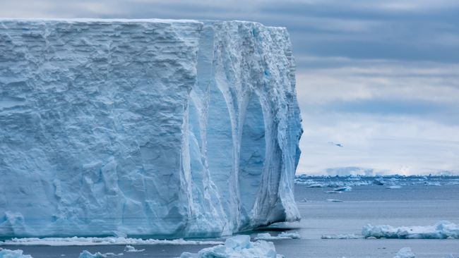 How a hidden ocean circulates beneath the Antarctic ice | Live Science