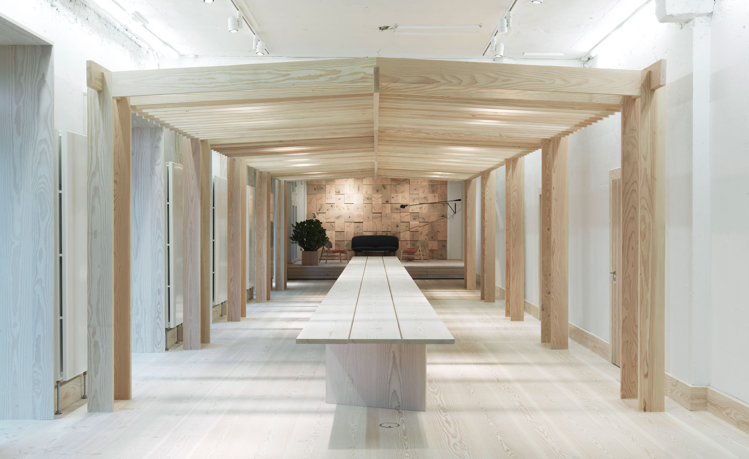 Dinesen S New Showroom By Oeo Explores The Past And Future Of Its Wood Wallpaper