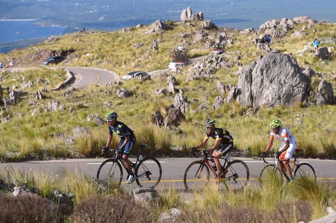 Nairo Quintana leads Rodolfo Torres and Alex Diniz.