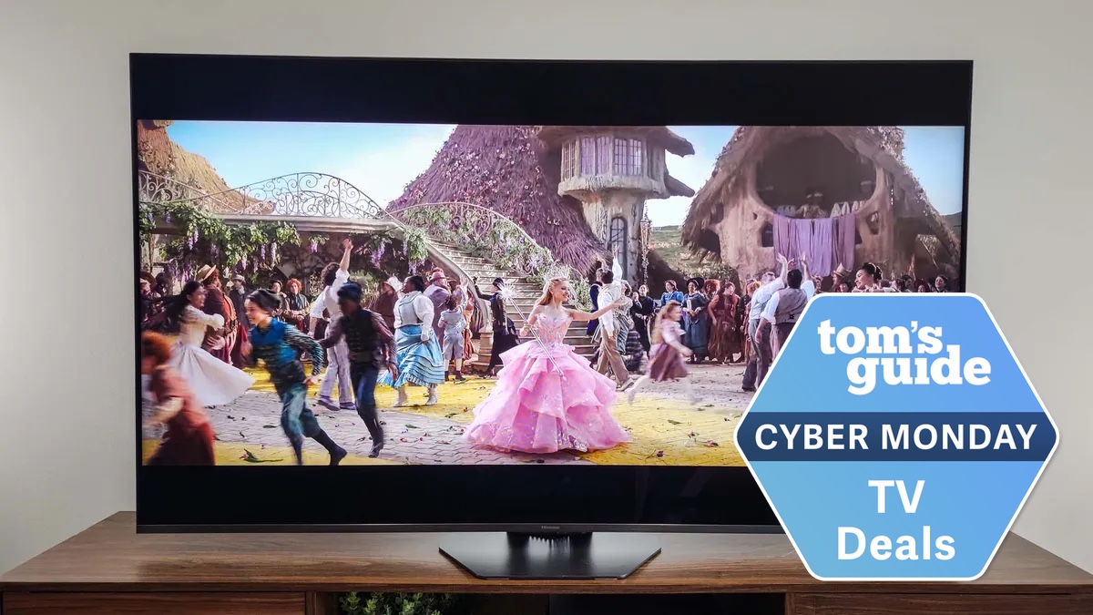 Hisense U8HQ TV with cyber monday badge
