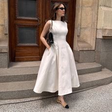 @borislavasekova wears a poplin dress