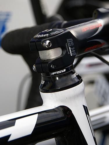 Aluminum steerers were fitted on the AG2R bikes.