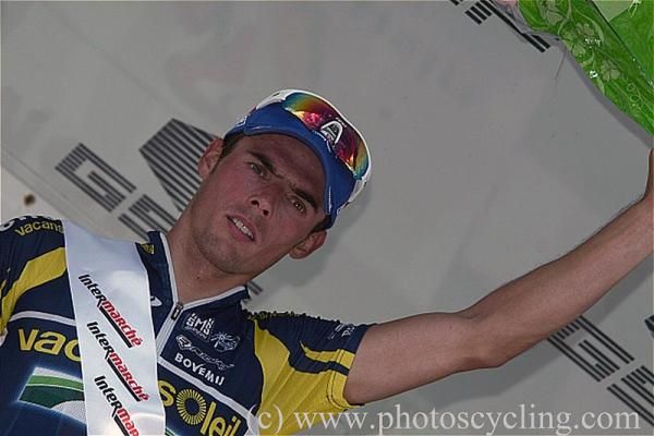 Stage 1 winner Bj&ouml;rn Leukemans (Vacansoleil-DCM) on the podium.