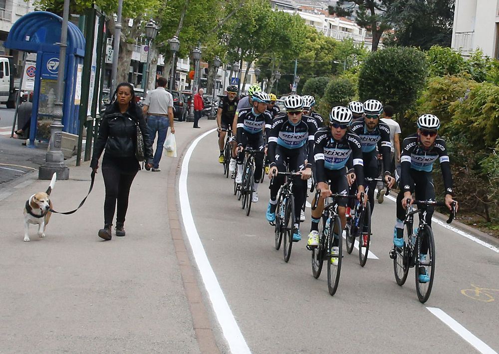 Etixx-QuickStep are out on course