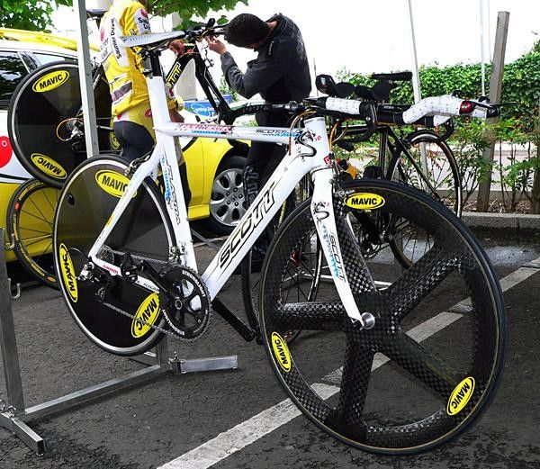 David Millar will fly through the streets of London on a custom-painted Scott CR1 Plasma TT.