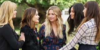 Some of the main cast of _Pretty Little Liars._
