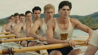Gänget roddar på i Amazon Prime Video-filmen Boys in the Boat.
