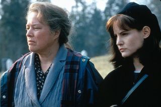 kathy bates and jennifer jason leigh in dolores clairborne