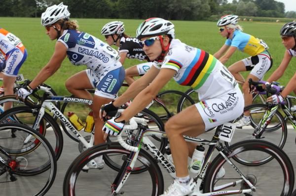 World champion Giorgia Bronzini (Colavita Forno D'Asolo) has been welcomed throughout Italy on this Giro Donne.
