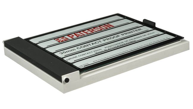 Best darkroom equipment: photo enlargers, film tanks, trays, safelights ...