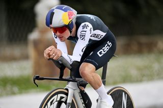 Tom Pidcock riding the opening time trial of the 2025 Tirreno-Adriatico