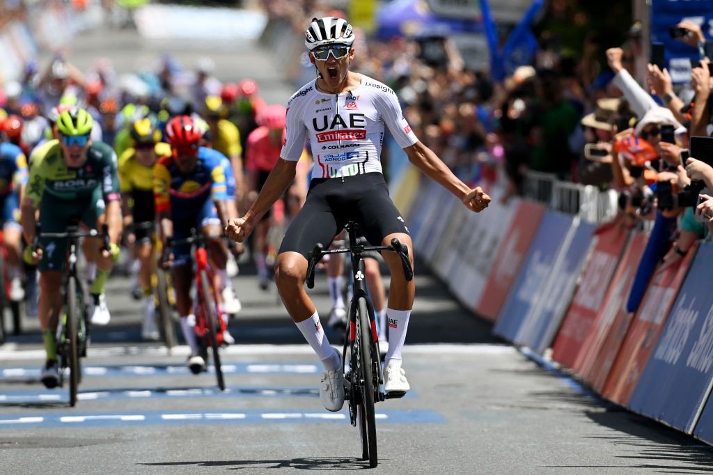 Isaac Del Toro (UAE Team Emirates) wins stage 2