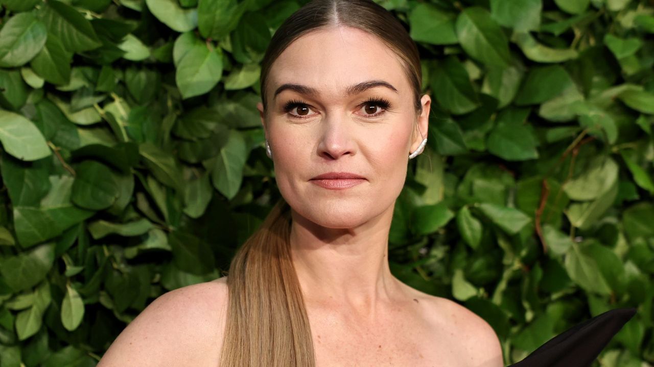 Julia Stiles at the Gothams Awards