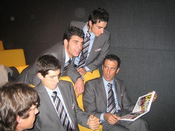 Pereiro, Zandio and Garcia Acosta take a look at the press kit