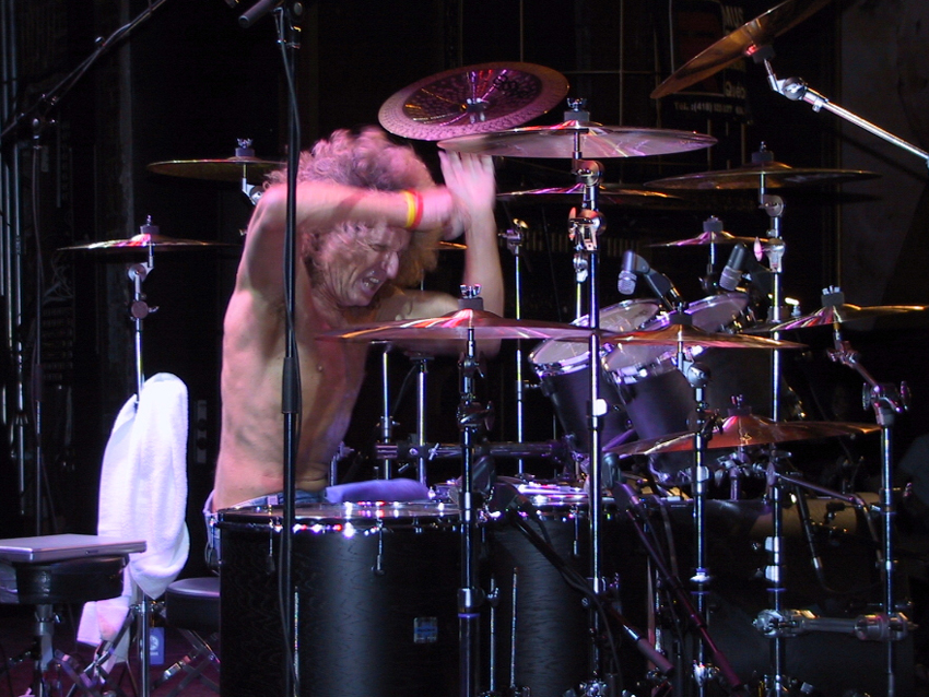 Tommy Aldridge gets hands on
