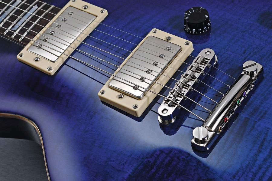 The Eclat has a distinct Les Paul-ish vibe.