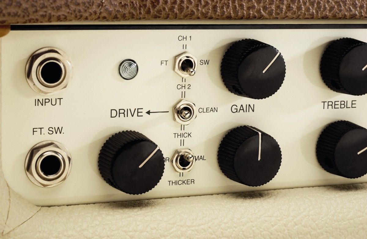 The Lonestar's front panel controls.