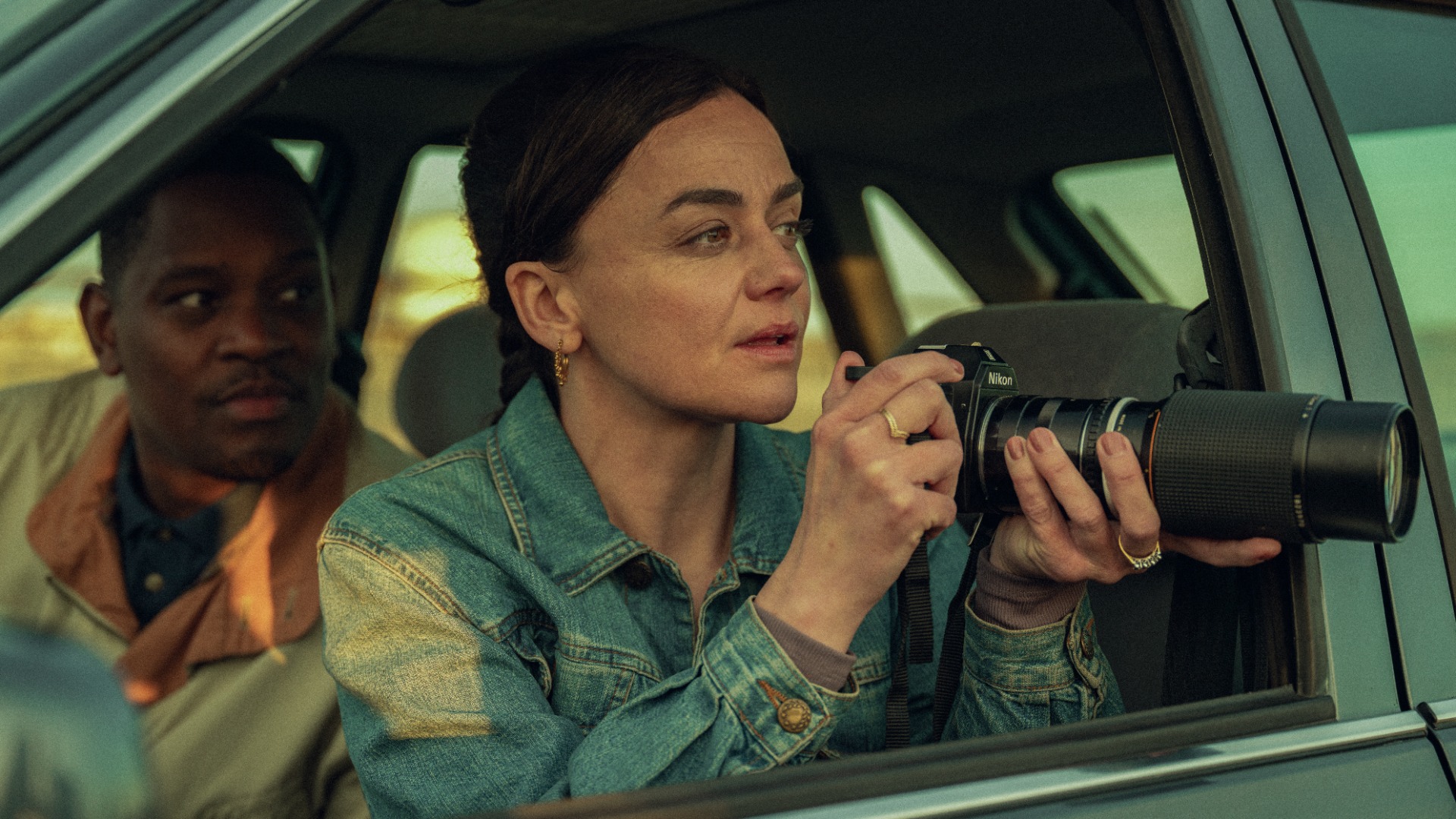 Aml Ameen as Bailey, Hayley Squires as Kate in Legends