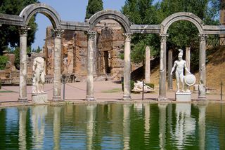 statues at Hadrian's villa