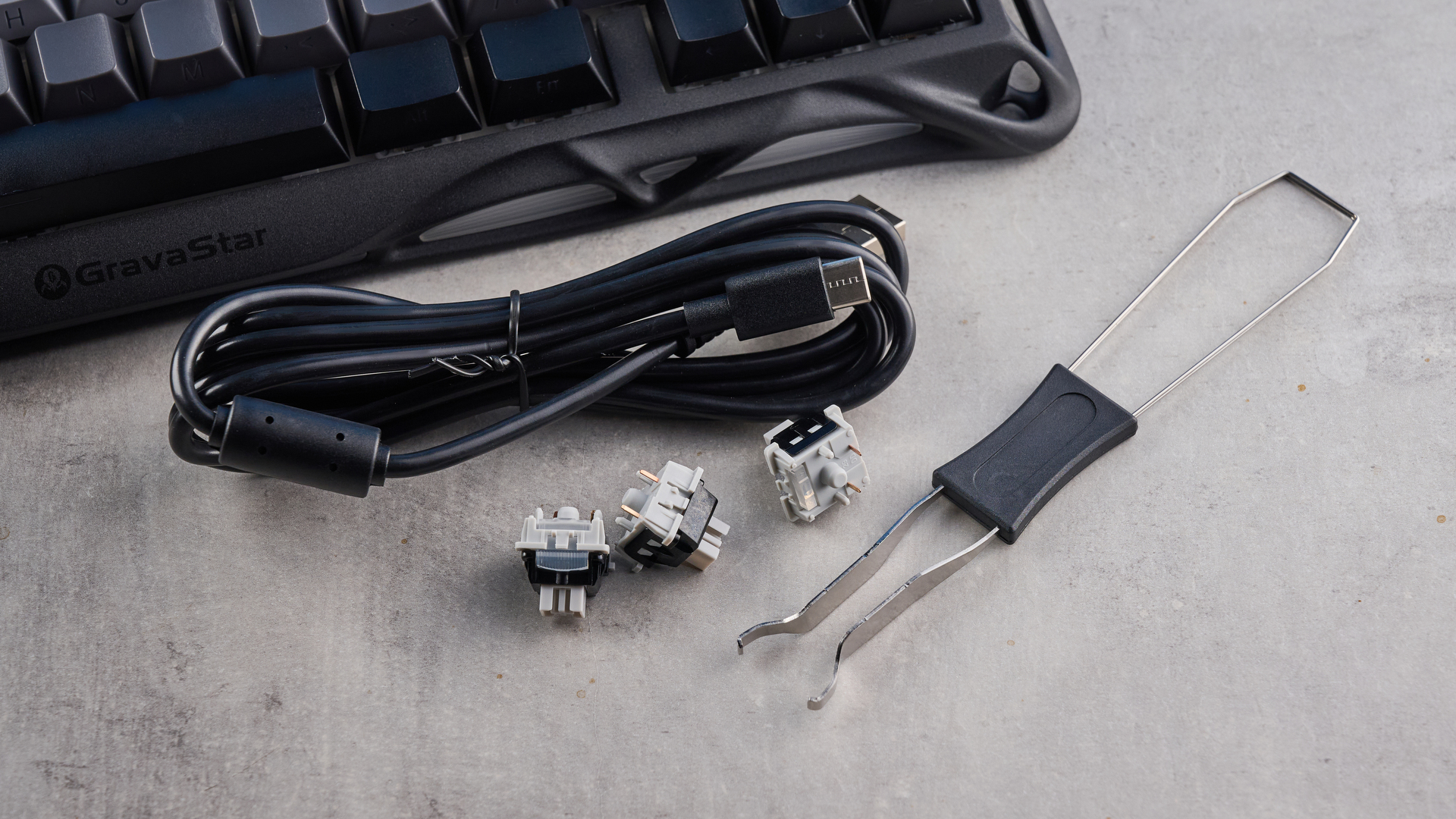 GravaStar Mercury K1 mechanical keyboard in Gradient Black