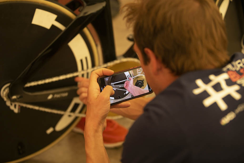 Alex Dowsett during his UCI Hour Record attempt on November 3, 2021 at the at Aguascalientes velodrome in Mexico