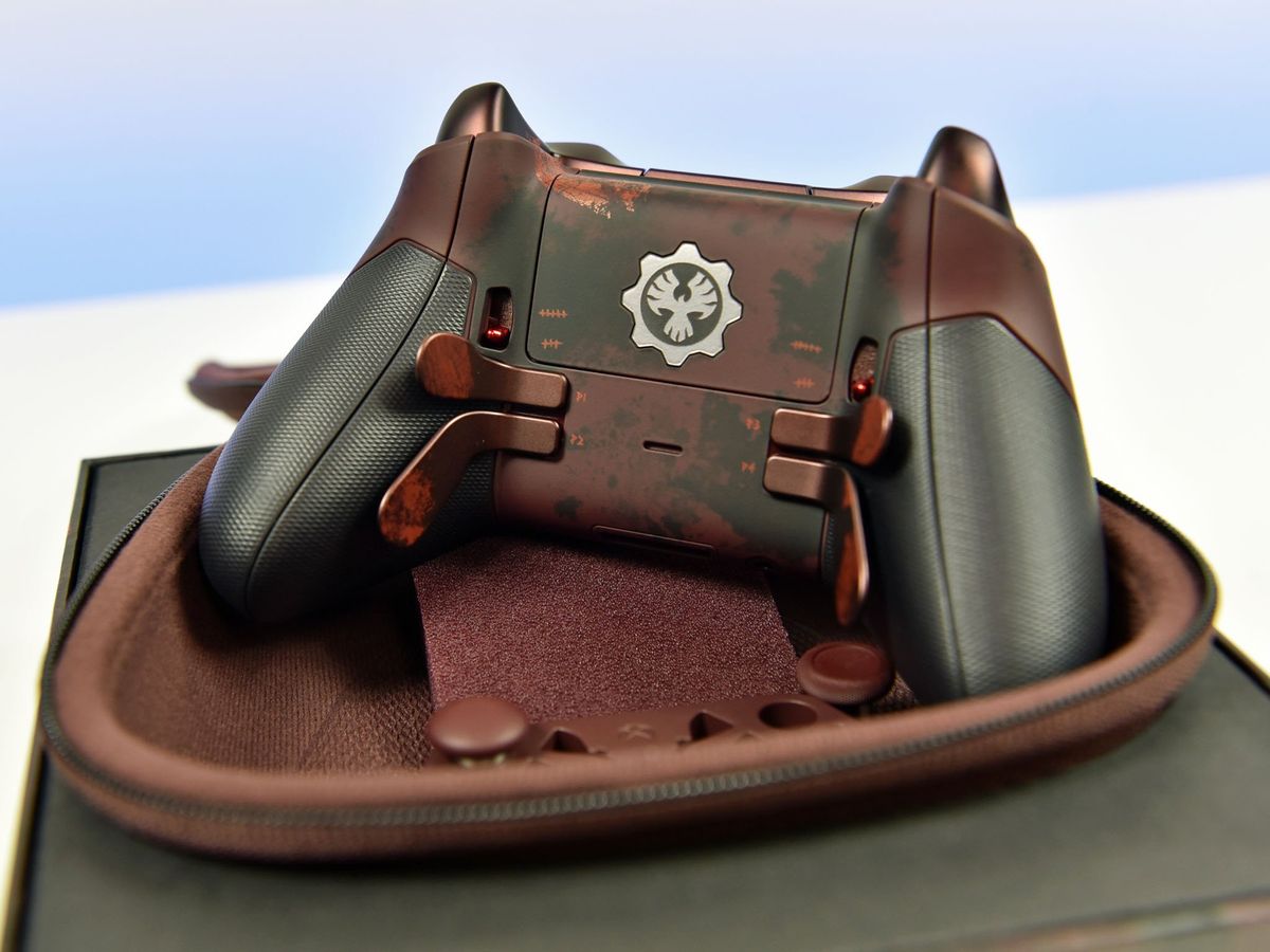 Reviewing the amazing Limited Edition Xbox Elite Gears of War ...