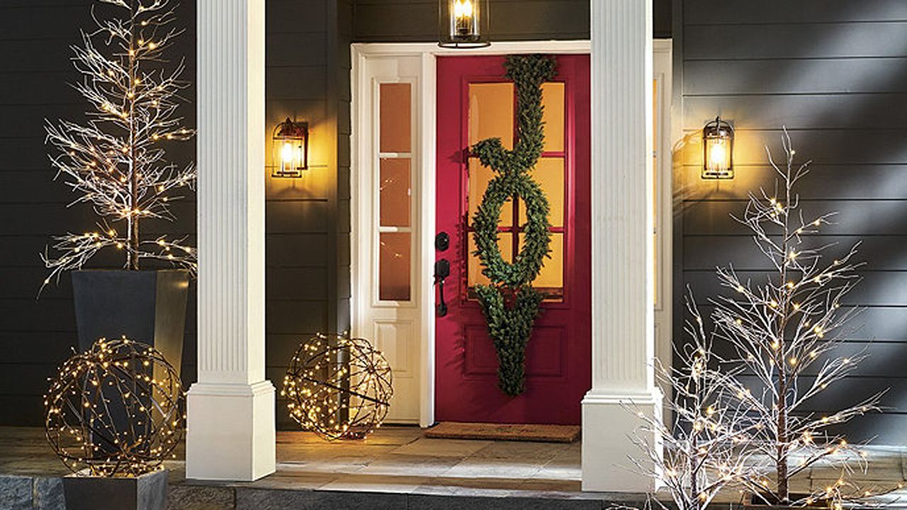 Outdoor Christmas porch decor woth JOY alternative wreath