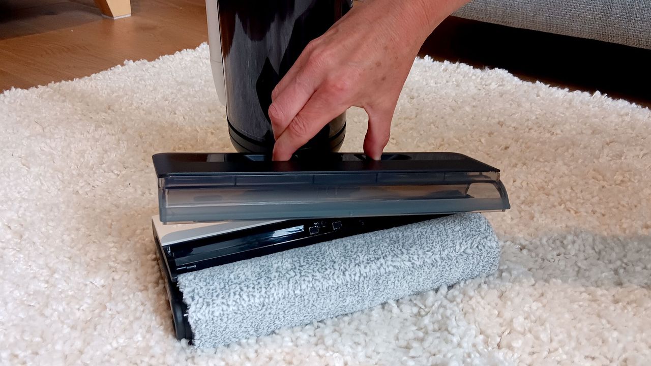 Floor roller cover removed on Tineco Floor One S6