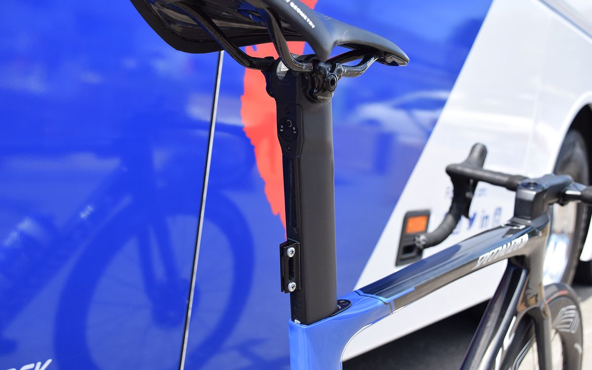 The frame-specific Venge seat post houses the Di2 interface port, and is also used on the recently released Shiv TT frameset