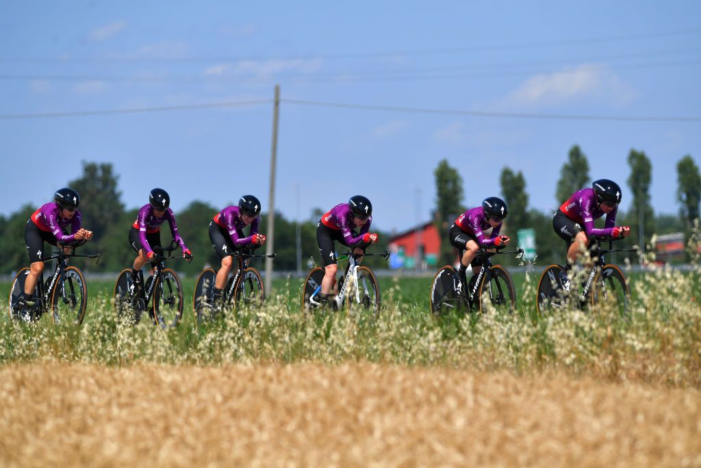 CUNEO ITALY JULY 02 Anna Van Der Breggen of Netherlands Ashleigh Moolman Pasio of South Africa Niamh FisherBlack of New Zealand Demi Vollering of Netherlands Elena Cecchini of Italy Chantal Van Den Broek Blaak of Netherlands and Team SD Worx during the 32nd Giro dItalia Internazionale Femminile 2021 Stage 1 a 267 Team Time Trial stage from Fossano to Cuneo 540m TTT GiroDonne UCIWWT on July 02 2021 in Cuneo Italy Photo by Luc ClaessenGetty Images