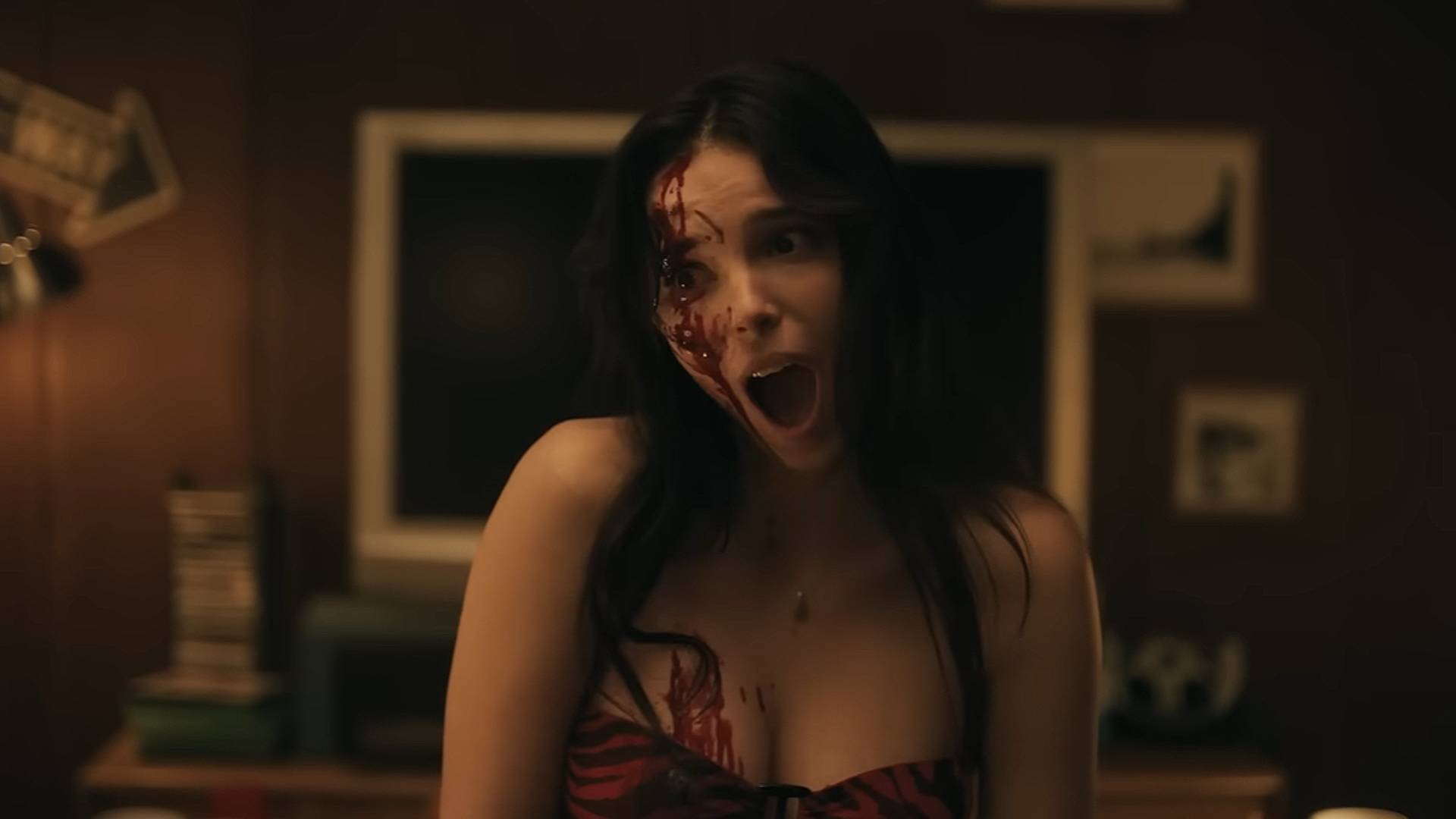 Inde Navarrette as Nikki in Obsession
