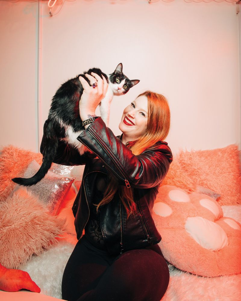 Mercedes Lander with a cat