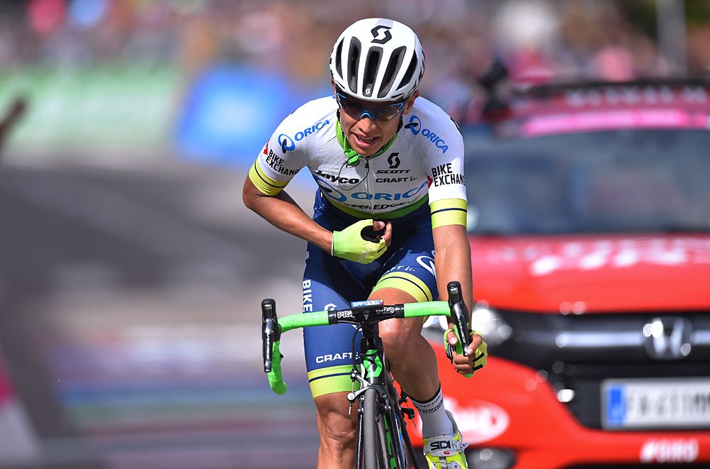 Chaves loses ground but saves second place at Giro d'Italia | Cyclingnews