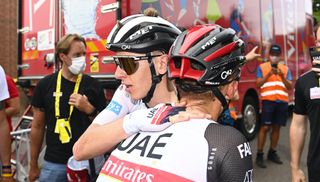 Tadej Pogačar survives a tense day in the Tour de France 2021