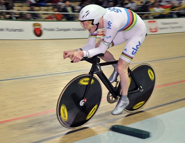 Reigning omnium world champion Edward Clancy (Great Britain) finished third in the 4km individual pursuit and holds fourth overall after four events.