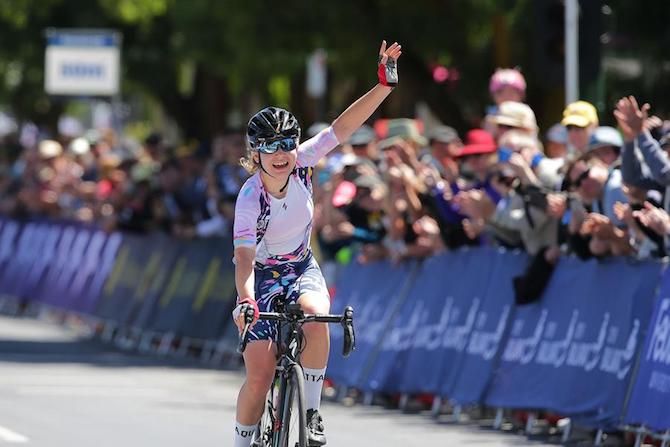 Sarah Gigante (Roxsolt Attaquer) wins the 2019 elite women's Australian national championship road race