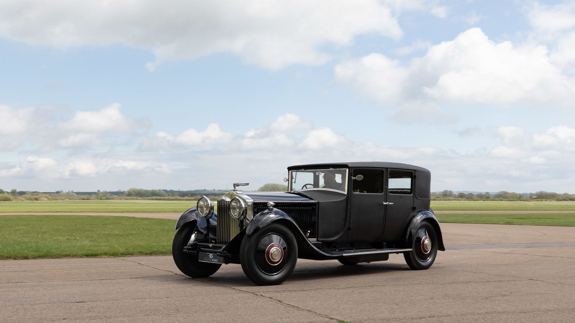 Rolls-Royce Phantom II by Electrogenic