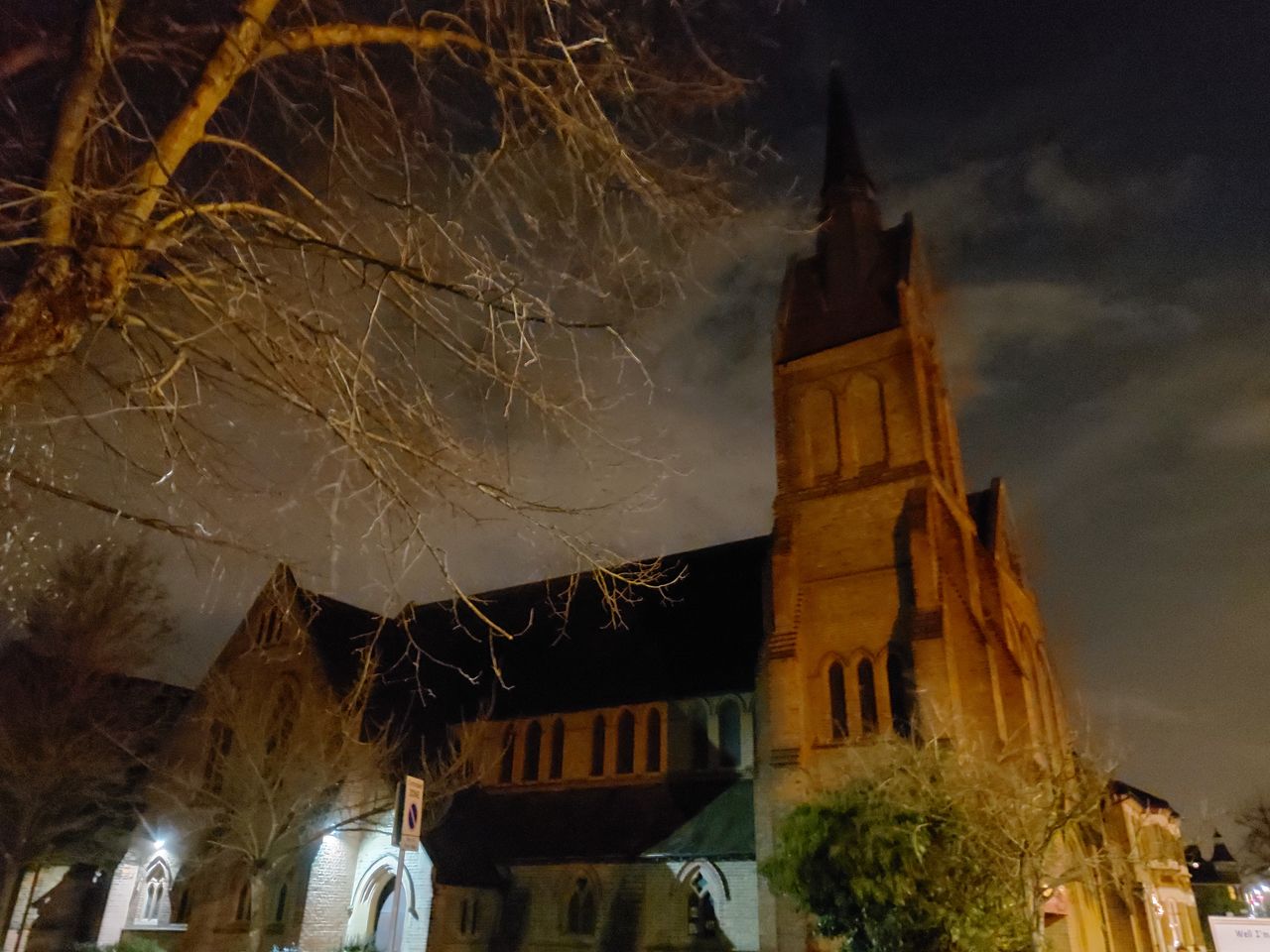 This stodgy low-light image looks like one from a low-end phone, not one that costs as much as the A90 5G.