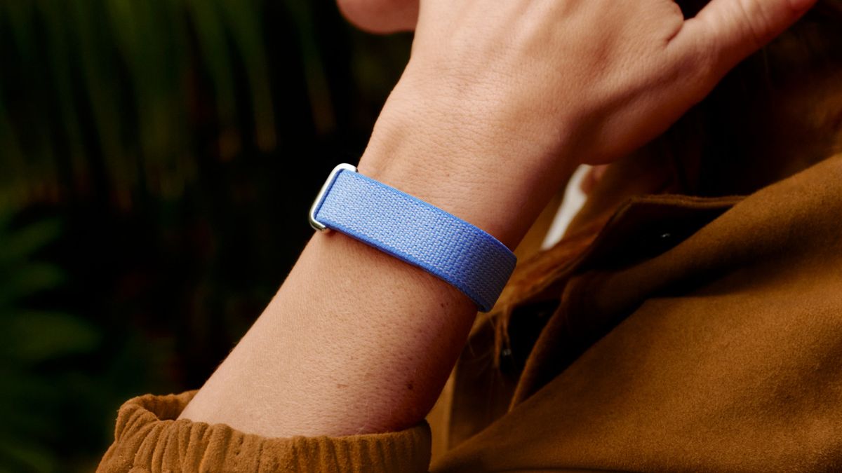 You can score the Google Fitbit Air for free when you trade in your old wearable at the Google Store