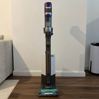 Review process of the Shark PowerDetect Clean and Empty cordless vacuum cleaner