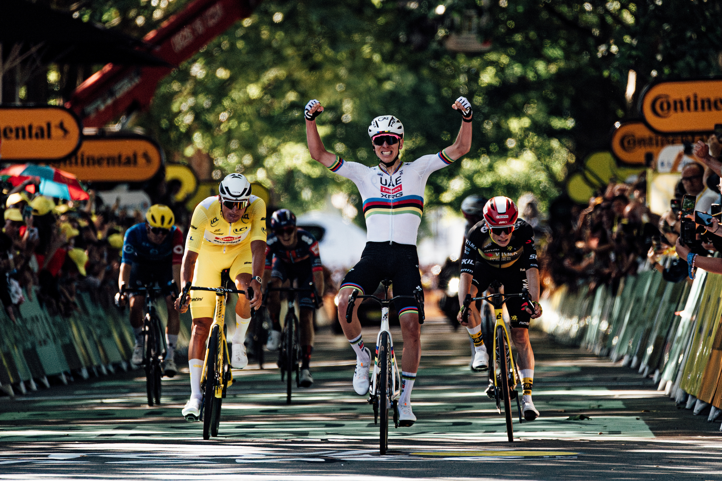 Picture by Zac Williams/SWpix.com - 08/07/2025 - Cycling - 2025 Tour de France Stage 4, Amiens Metropole to Rouen, France - Tadej Pogacar, UAE Team Emirates, wins Stage 4.