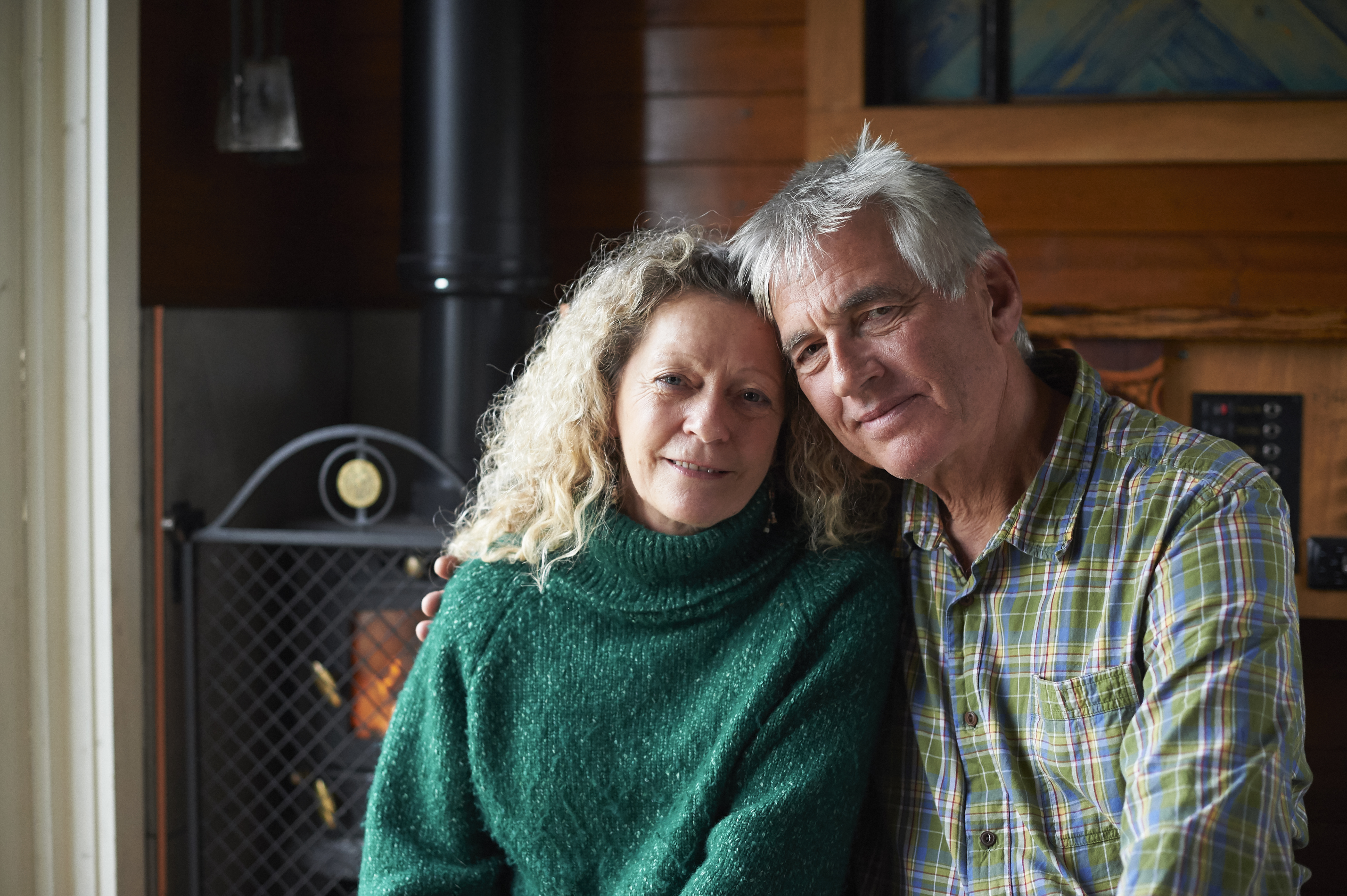 They are on an Autumn glamping vacation and staying in a log cabin