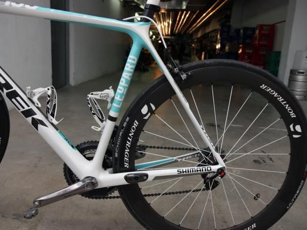 Trek's flagship Madone 6.9 SSL uses differentially sized stays but doesn't take it to extremes like some other manufacturers.