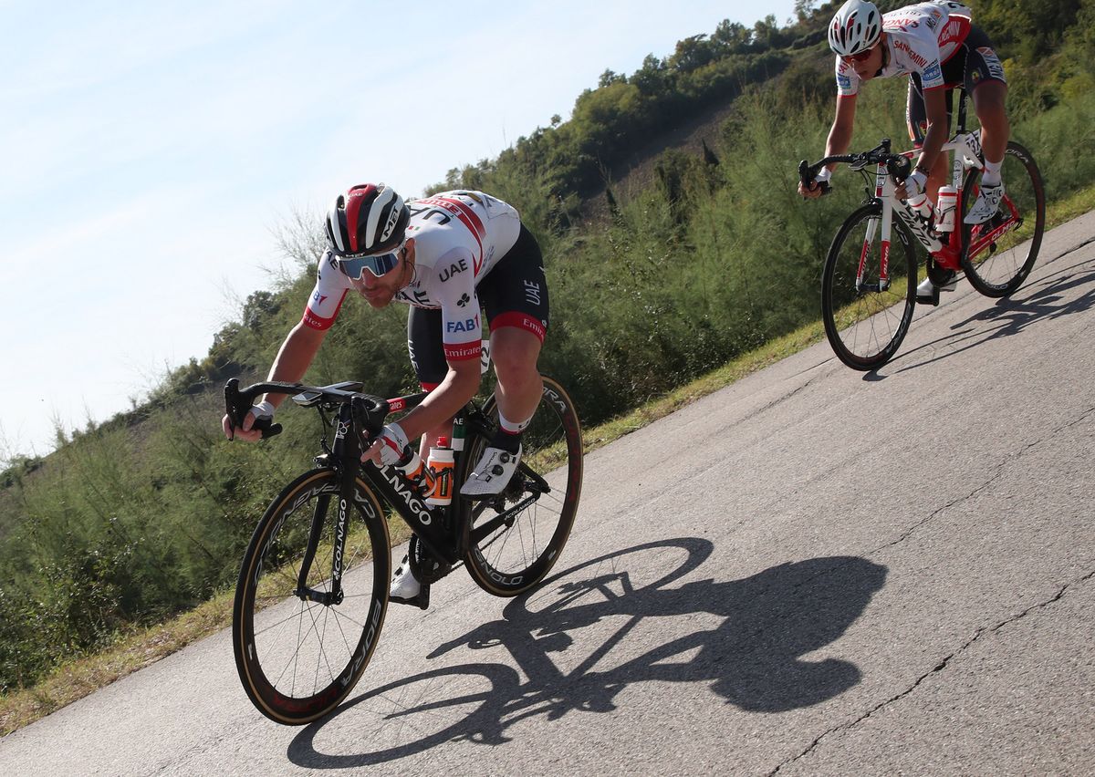 Simone Consonni (UAE Team Emirates) heading downhill
